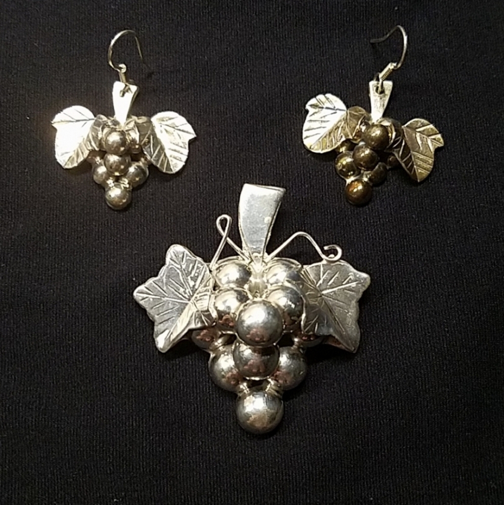 Vintage Sterling Silver Necklace Earrings